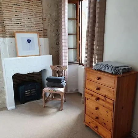 French Retreat With Pool & Superb Views. וילה