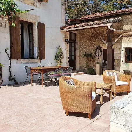 French Retreat With Pool & Superb Views. *