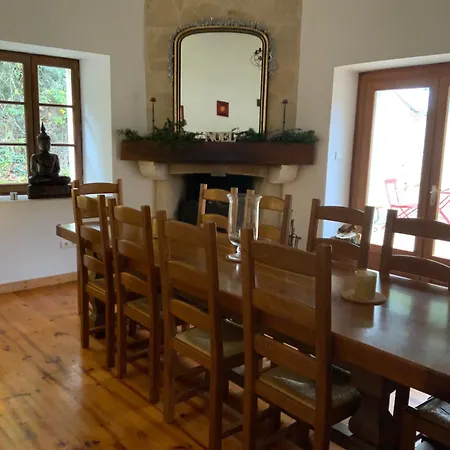 French Retreat With Pool & Superb Views. וילה