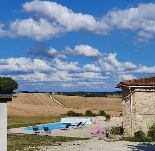 Villa French Retreat With Pool & Superb Views.