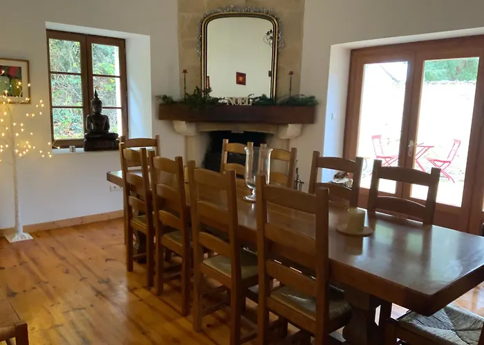 French Retreat With Pool & Superb Views. Villa