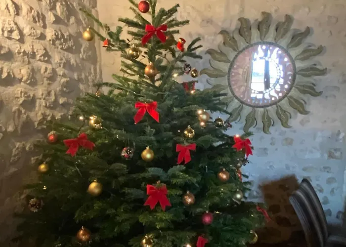 French Retreat With Pool & Superb Views. *