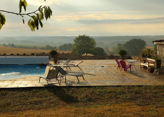 French Retreat With Pool & Superb Views.